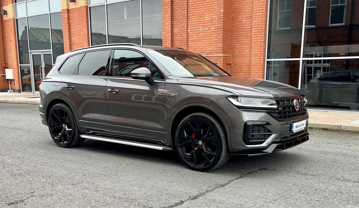 Volkswagen Touareg R-Line *Low Mileage* - Image 2