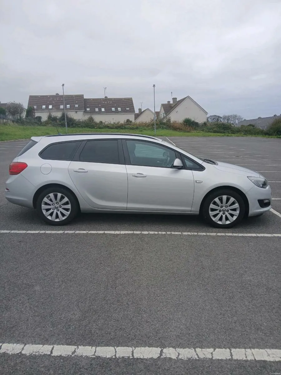 Vauxaull Astra Estate - Image 2