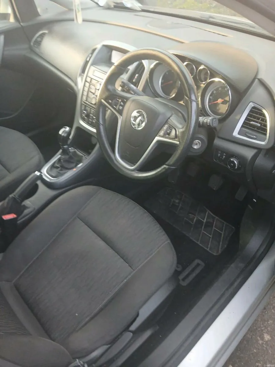 Vauxaull Astra Estate - Image 6