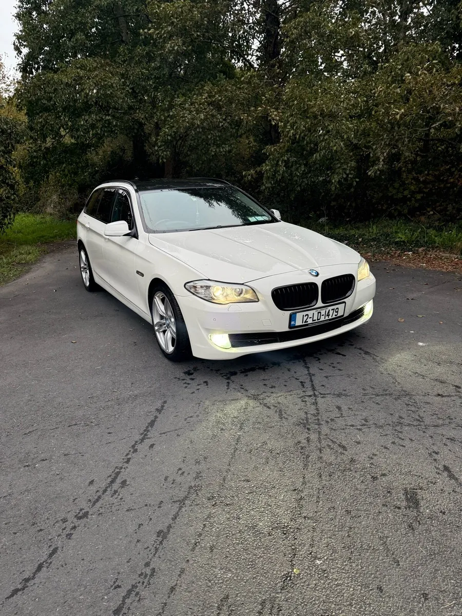 BMW 5-Series 2012 - Image 2