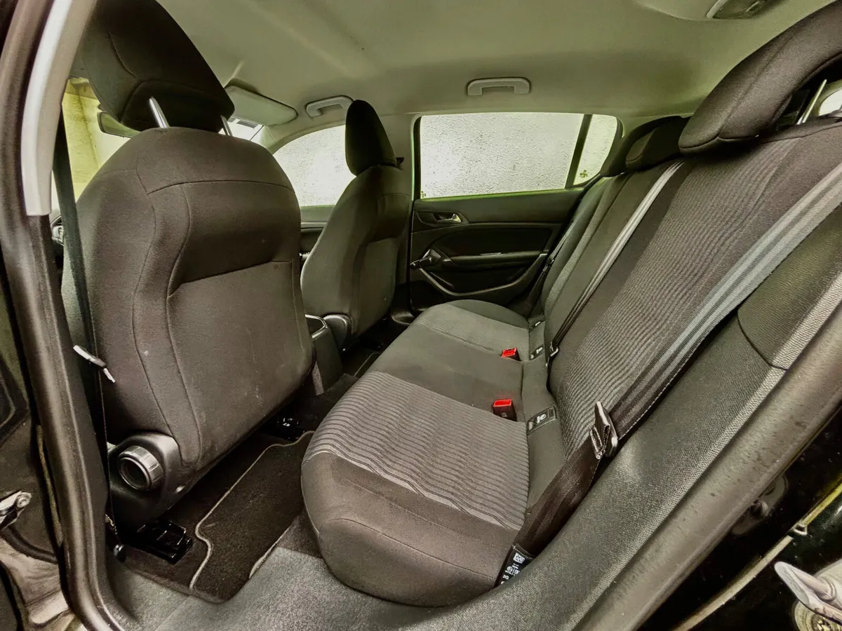 Peugeot 308 2015 - Image 6