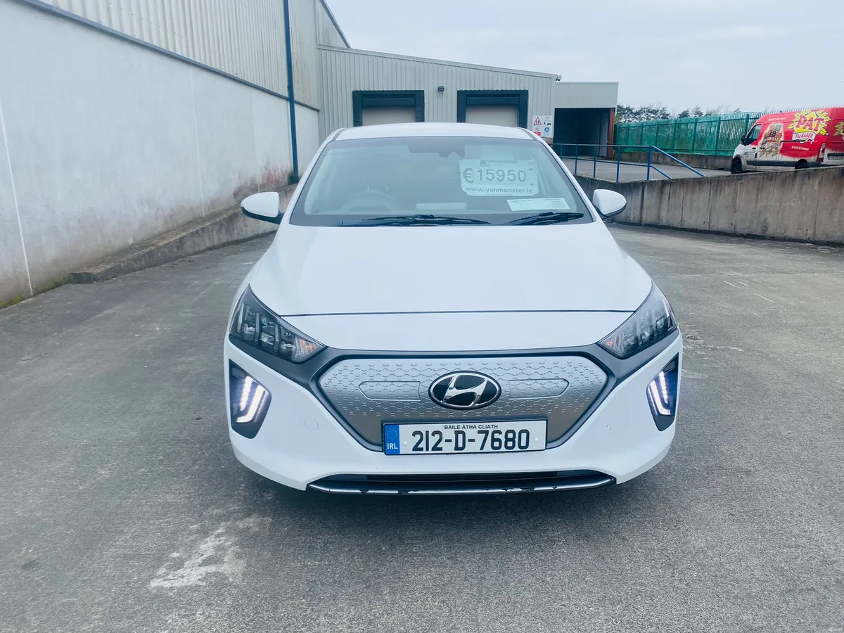212 Hyundai IONIQ 38KW Electric €15,950 - Image 2