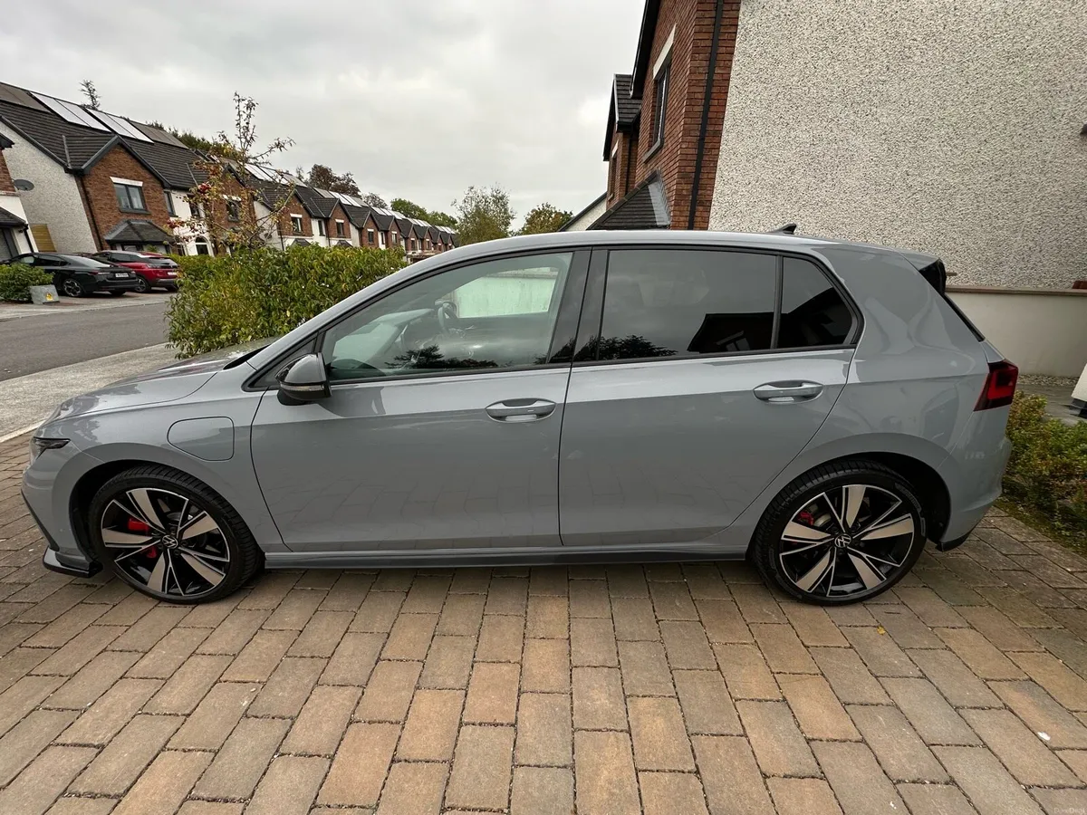 Volkswagen Golf GTE 1.4 TSI PHEV 245bhp - Image 4