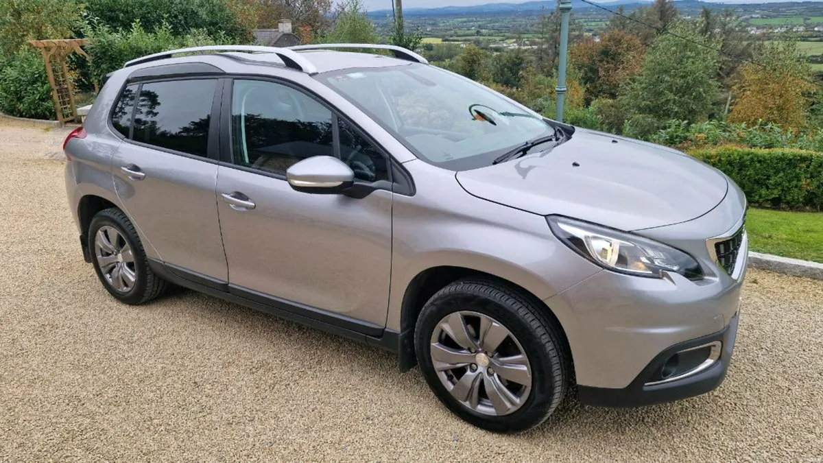 Peugeot 2008 active 1.2 AUTOMATIC - Image 1