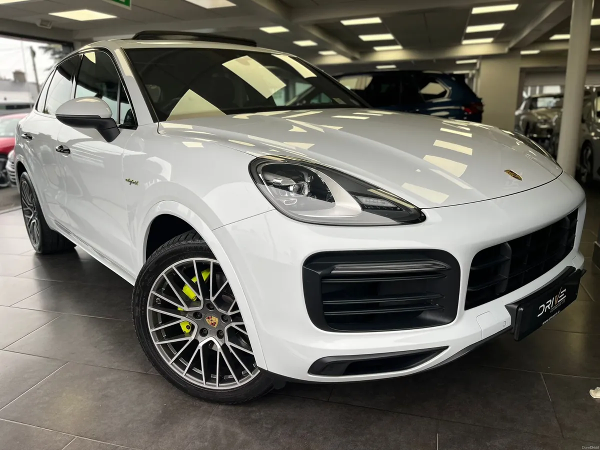 Porsche Cayenne 3.0 Hybrid Platinum  2020 - Image 3