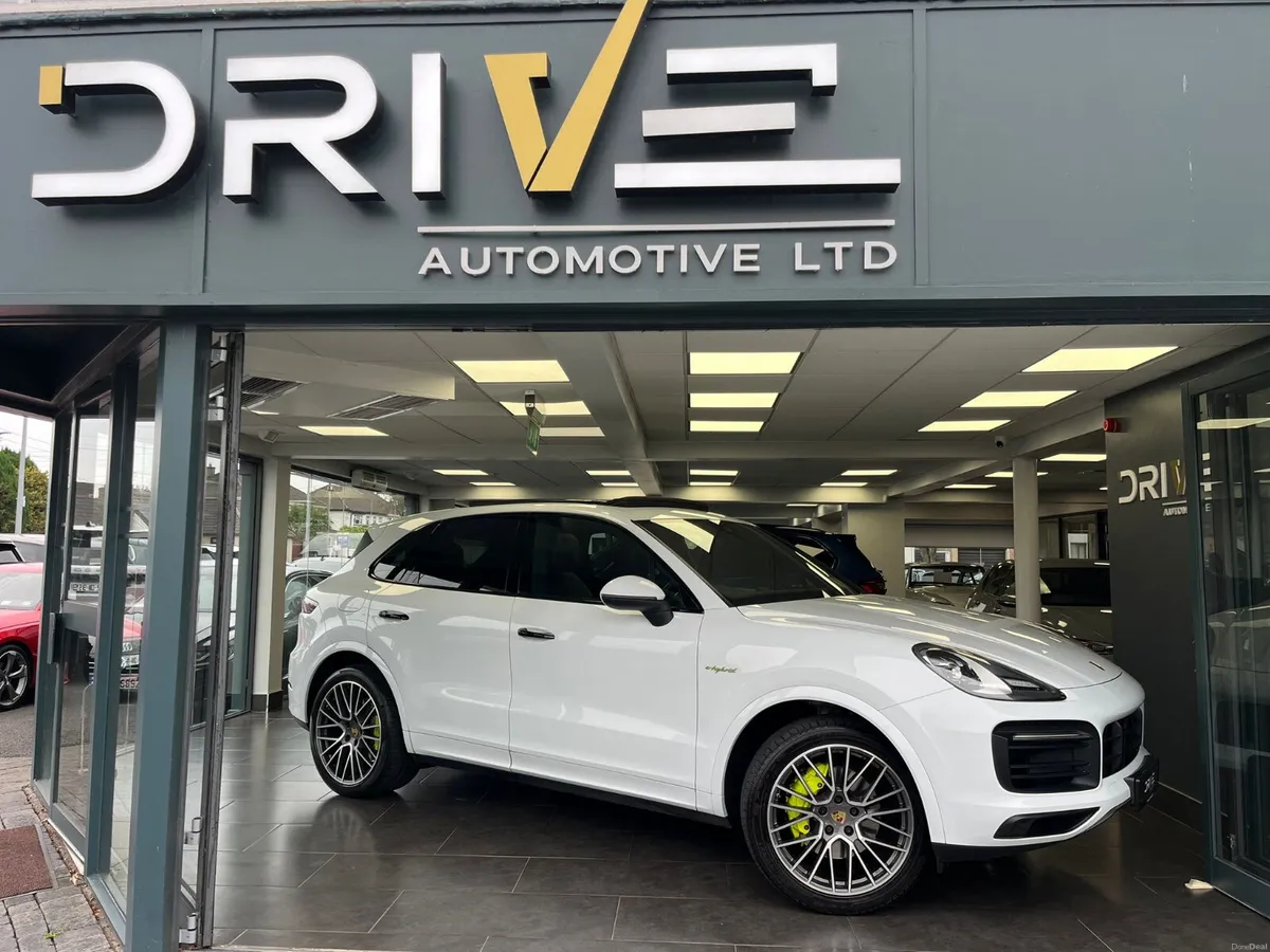 Porsche Cayenne 3.0 Hybrid Platinum  2020 - Image 4