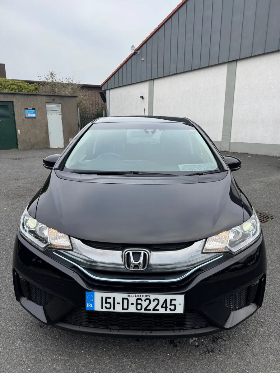 Honda Fit 1.5 Hybrid Automatic - Image 3