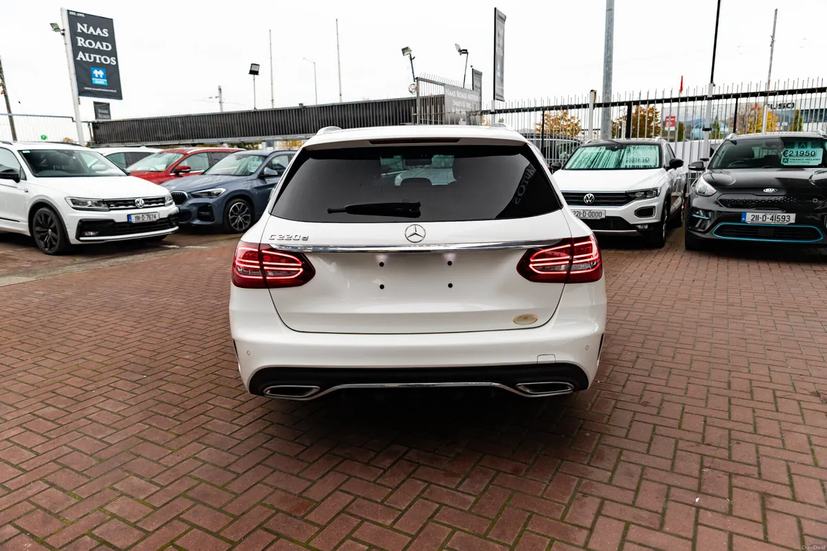 C220D AMG LAUREUS EDITION 5DR ESTATE AUTOMATIC - Image 4