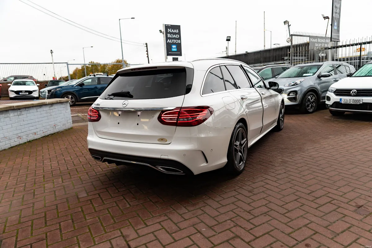 C220D AMG LAUREUS EDITION 5DR ESTATE AUTOMATIC - Image 3