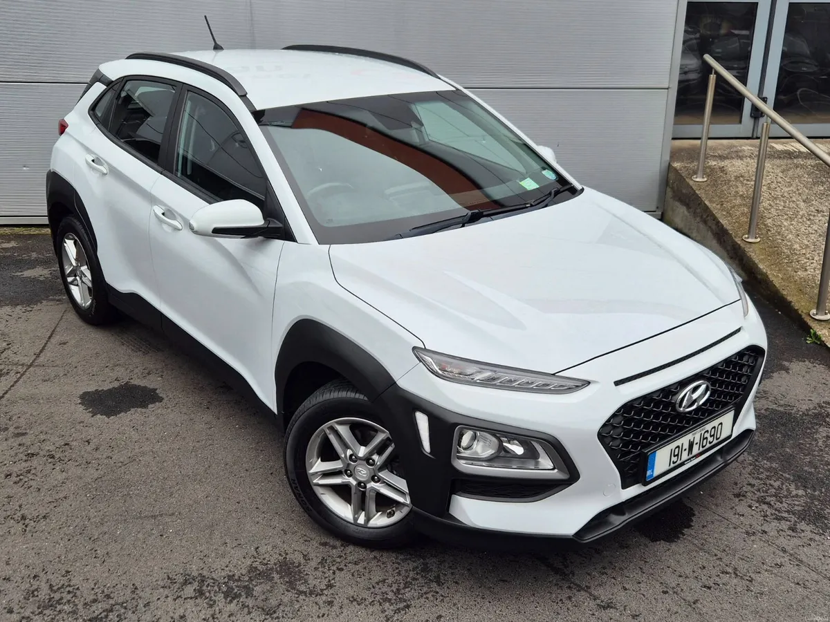 2019 Hyundai Kona 1.6 Diesel, 16" Alloys, Air Con - Image 3