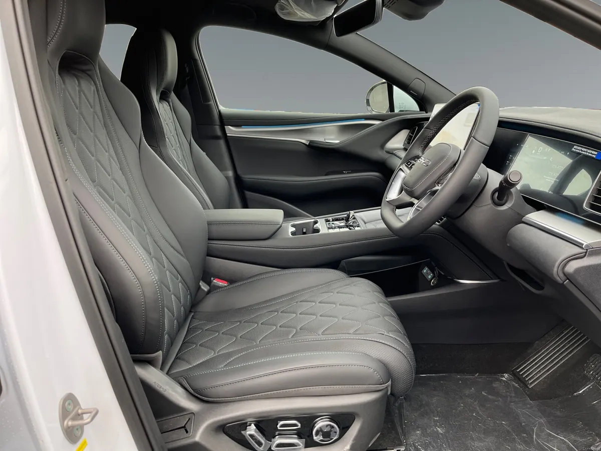 2025 BYD Sealion 7 Comfort - Image 5