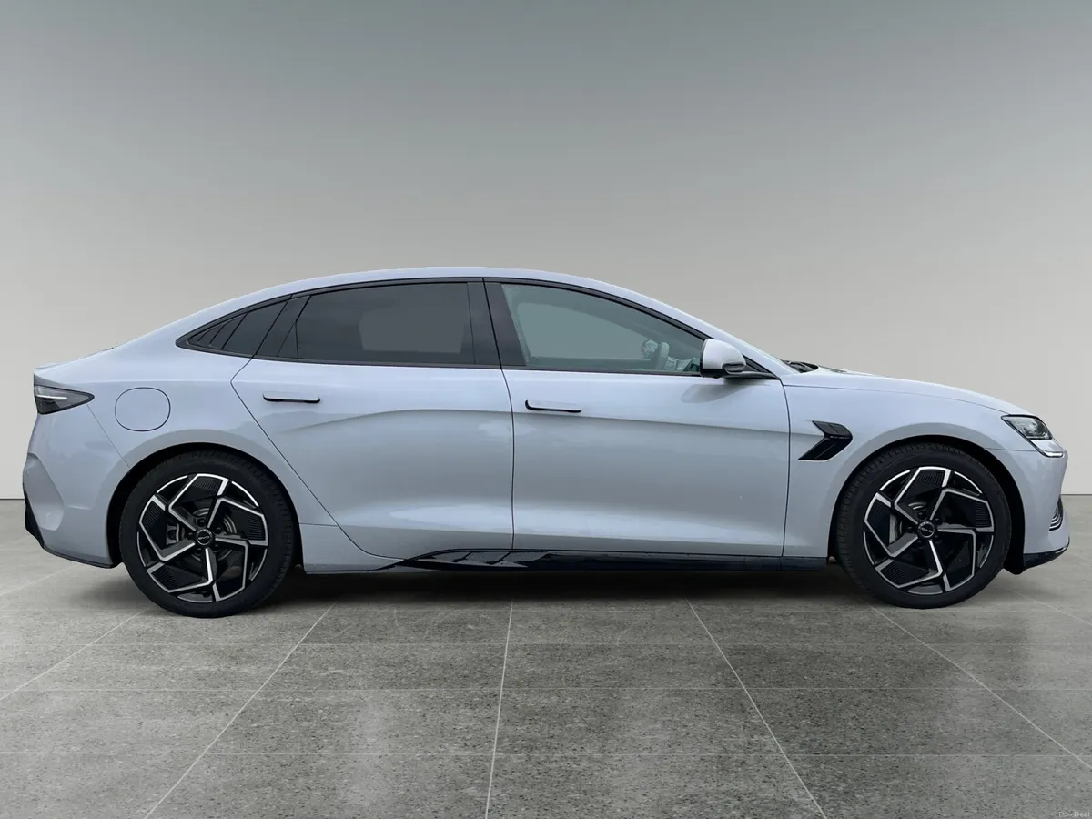 2025 BYD Seal Excellence AWD - Image 3
