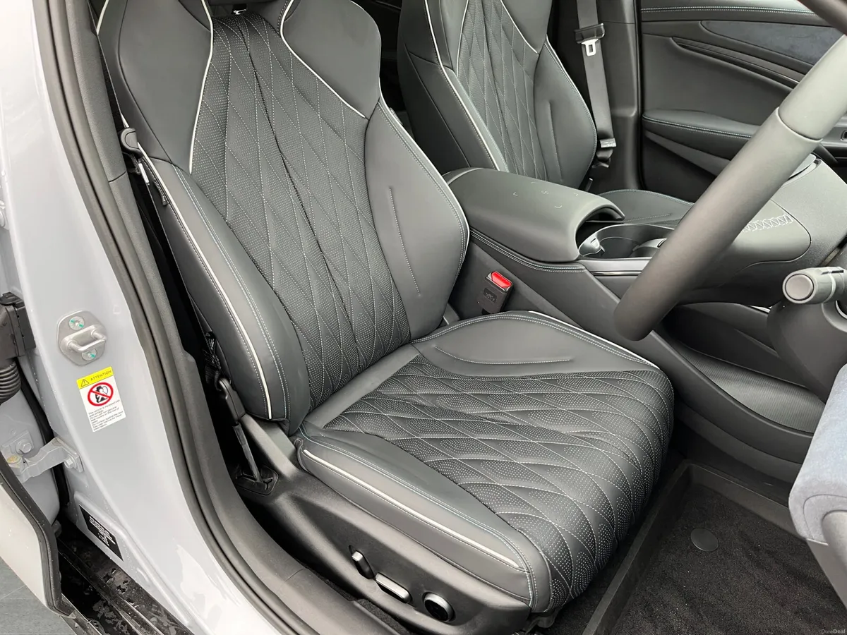 2025 BYD Seal Excellence AWD - Image 5