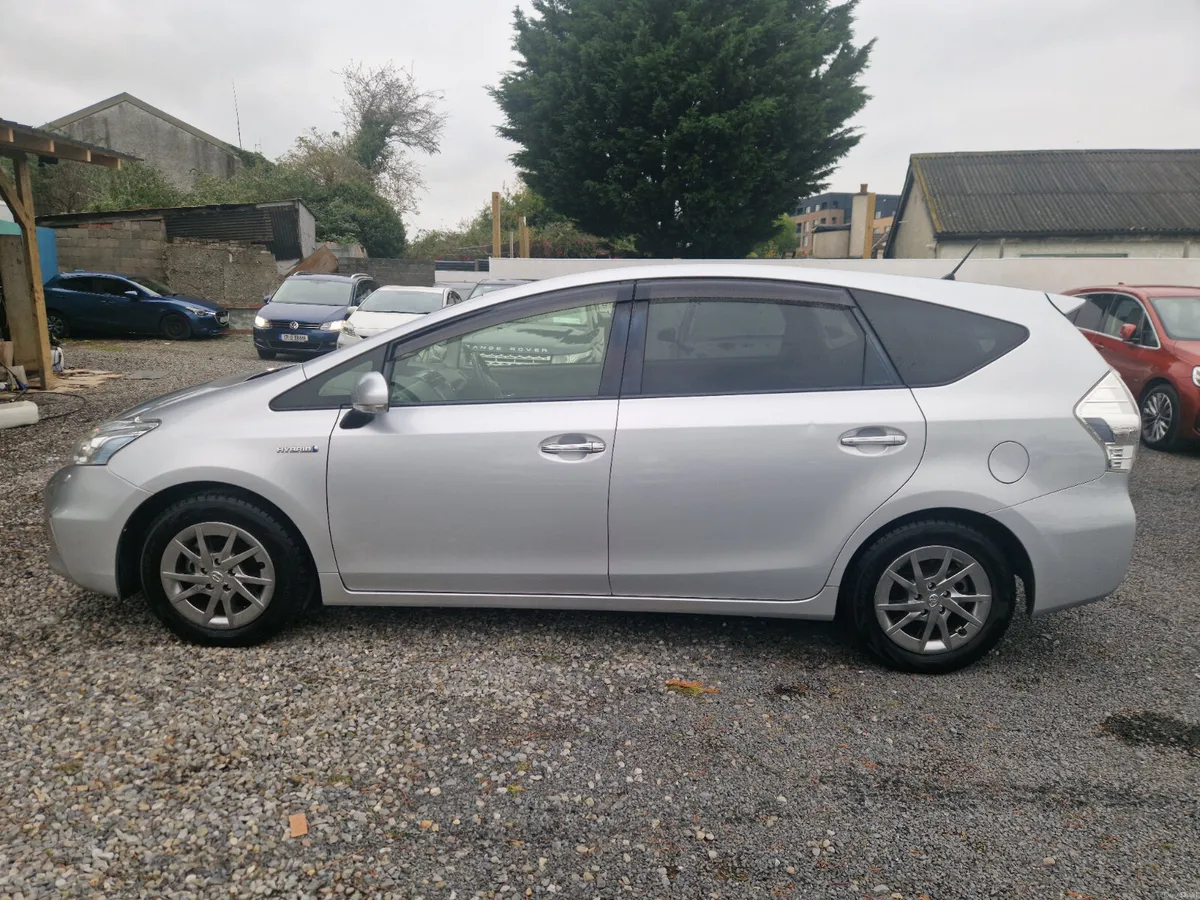 Toyota Prius 7 Seater G Pack | Half leather seats - Image 4