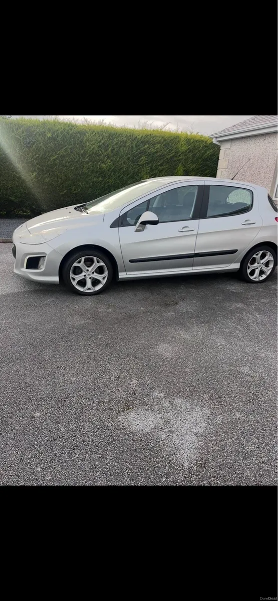 Peugeot 308 - Image 2