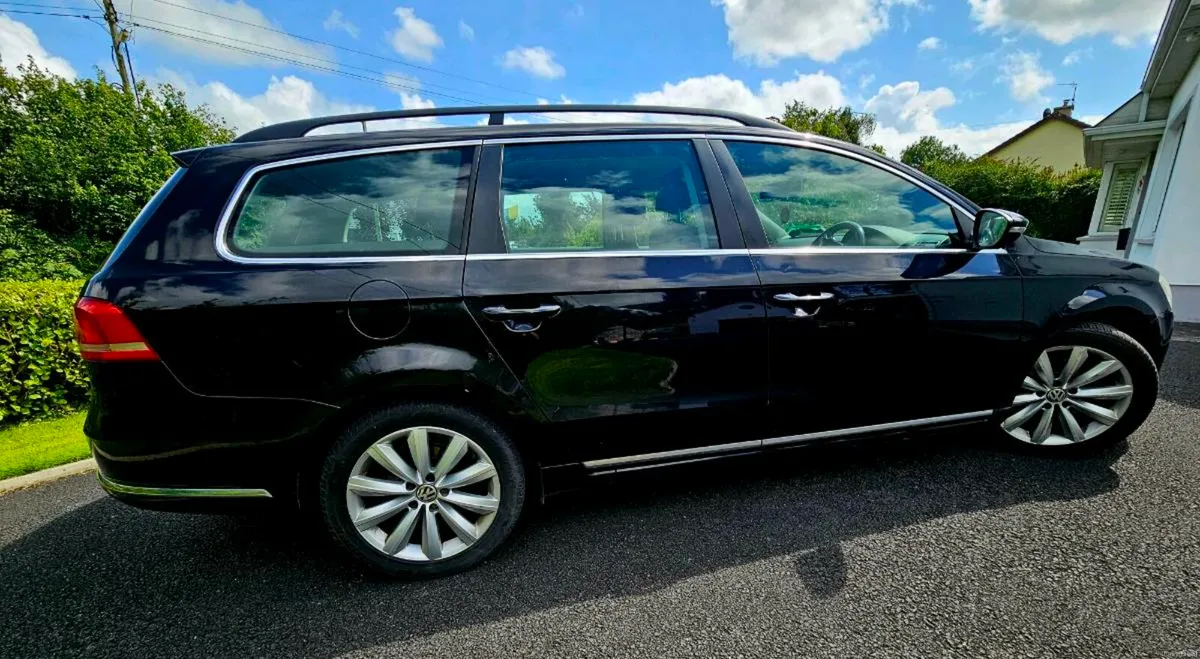 VW Passat Estate - Image 2