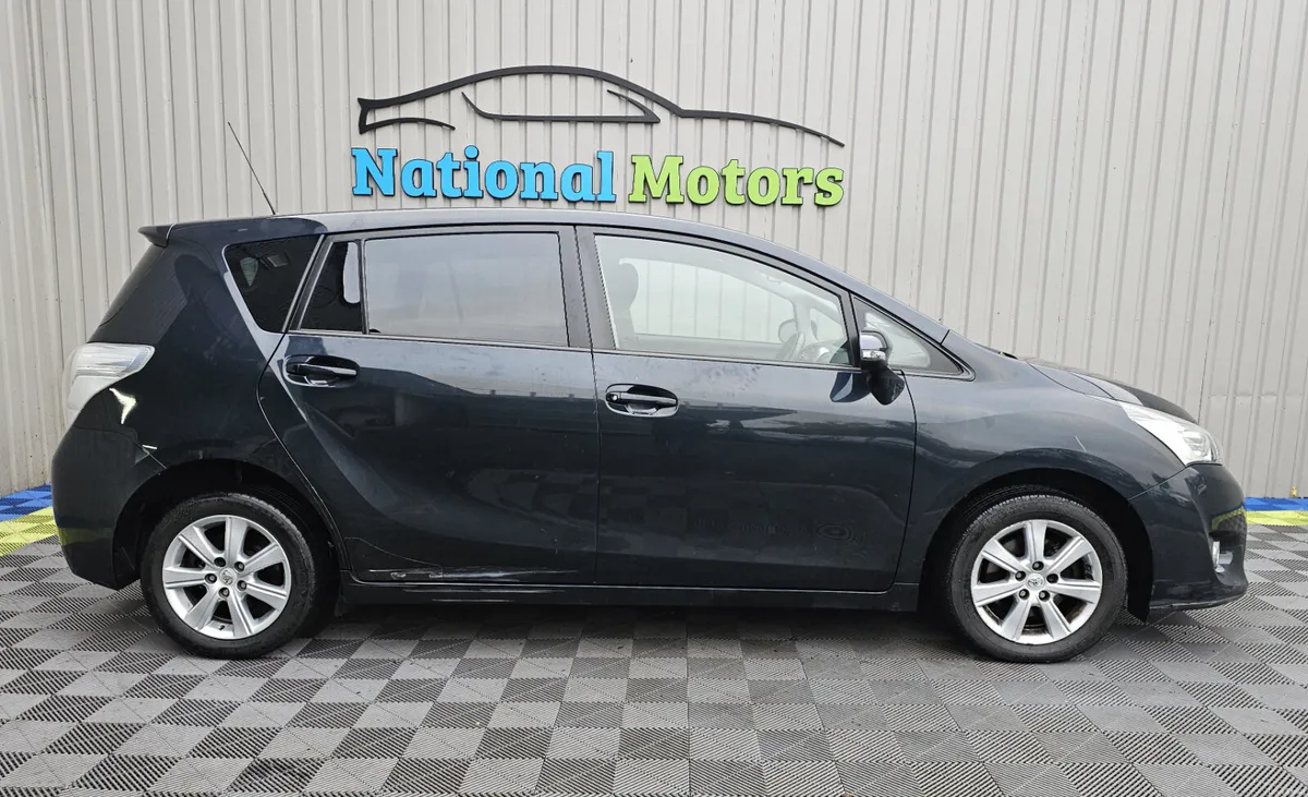 2015 Toyota Verso 1.6 D-4D Aura 7 Seater - Image 3