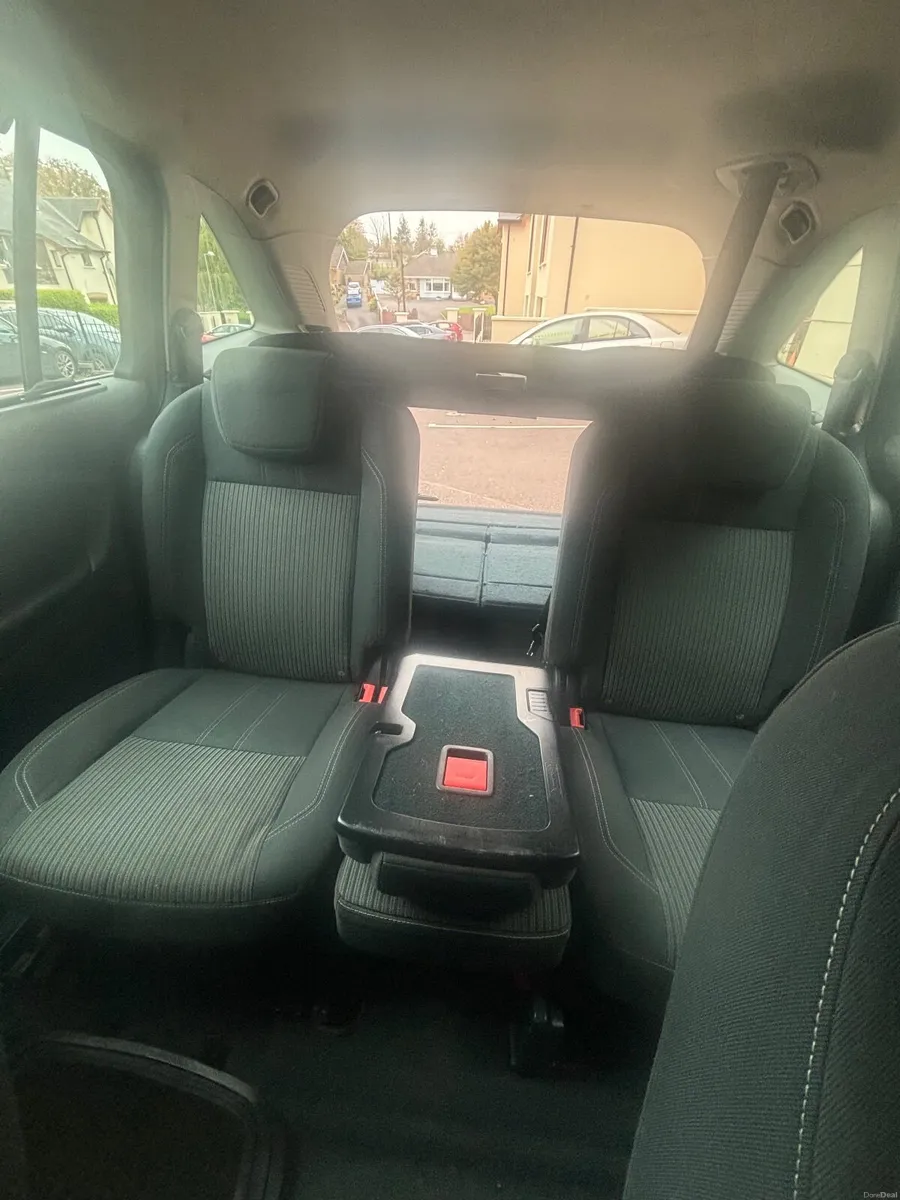 Ford Grand C-Max 2011 - Image 3