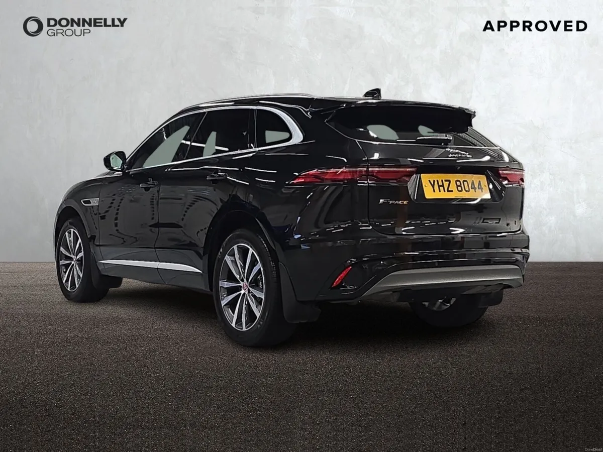 Jaguar F-pace F-Pace Estate R-Dynamic SE - Image 2