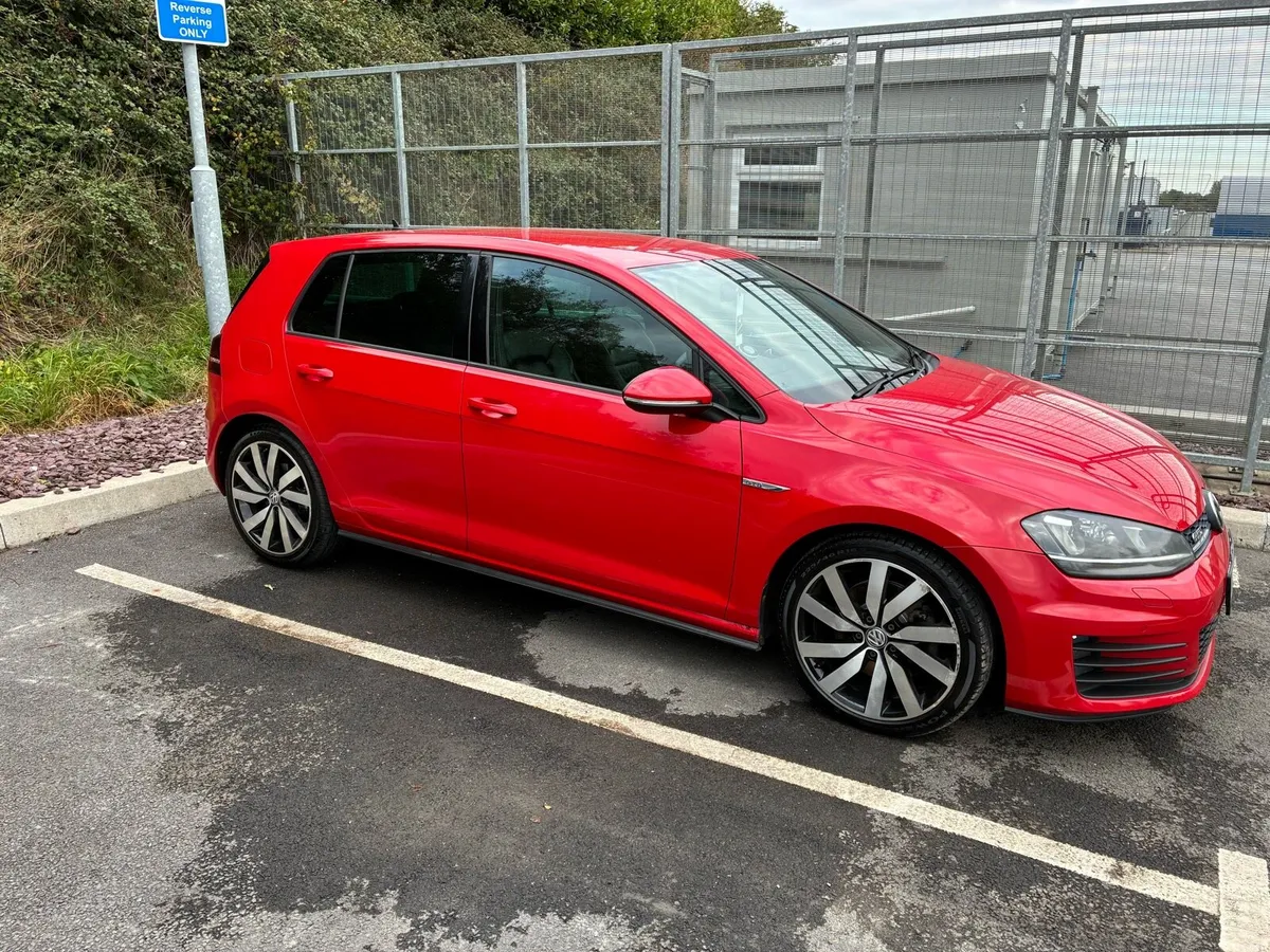 2014 Volkswagen Golf GTD - Image 2