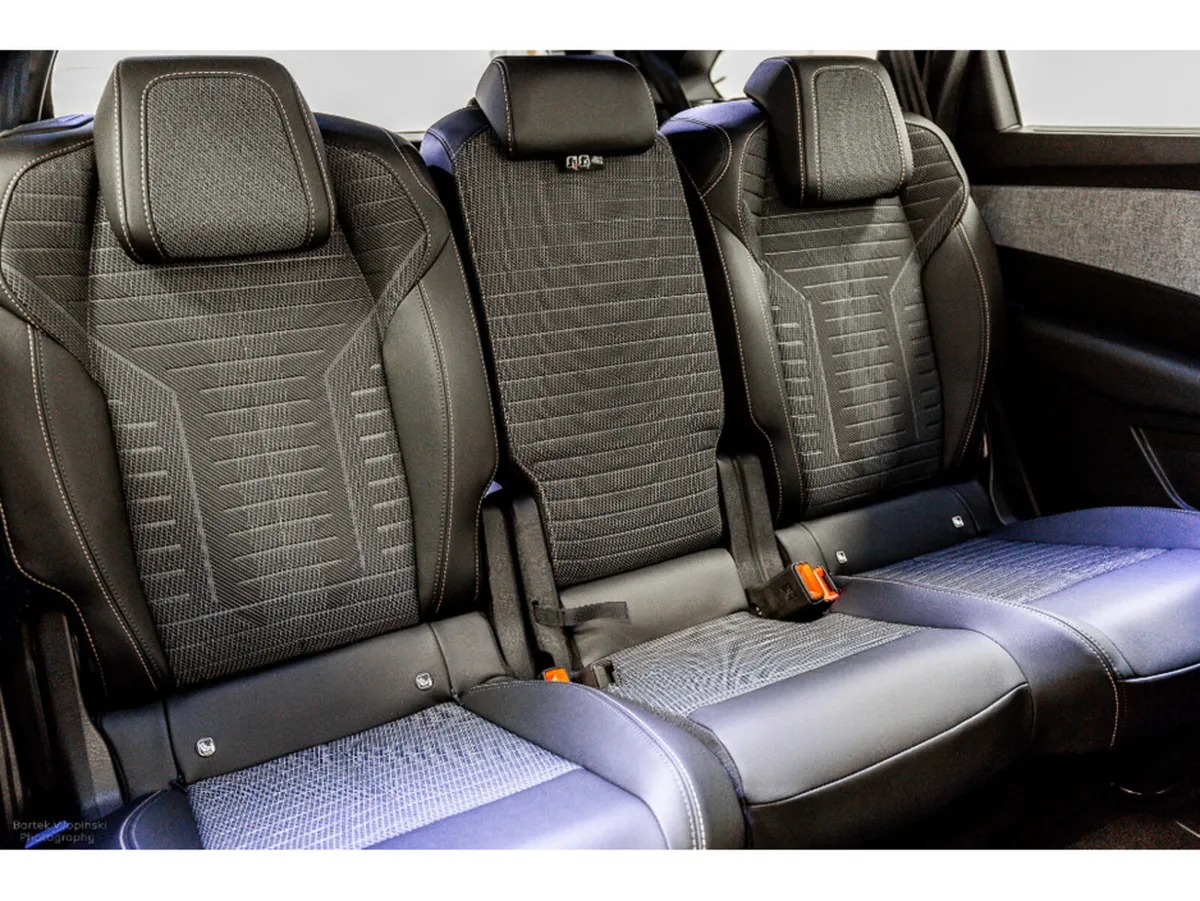 Peugeot 5008 Allure HYBRID Auto 145HP - 7 Seats - Image 5