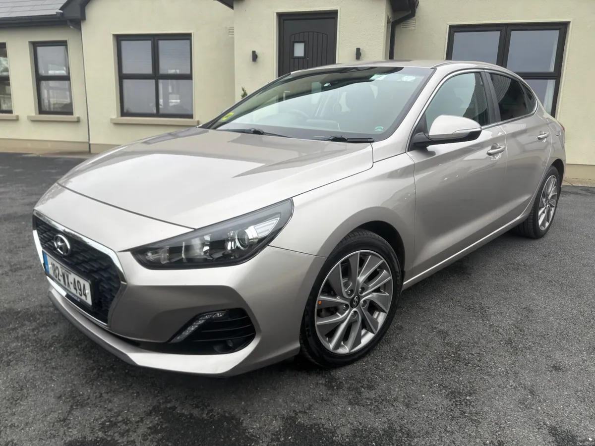 2018 (182)Hyundai i30 1.0 T-GDI Petrol Fast-Back - Image 2