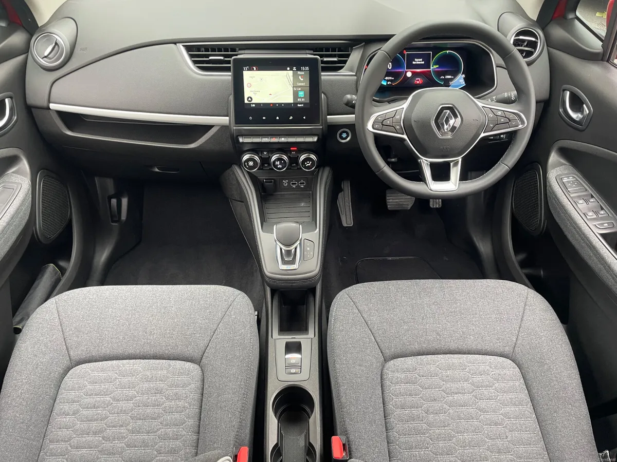 ICONIC Z.E 50 - APPLE PLAY - 50KW BIGGER BATTERY - Image 4