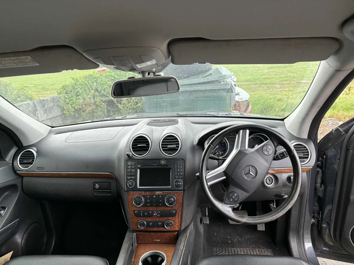 Mercedes 350GL 2011 diesel - Image 2