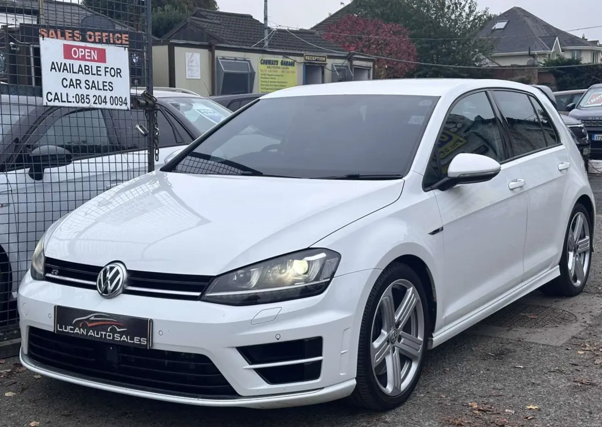 VW Golf R 4X4 300PS 5DR - Image 1