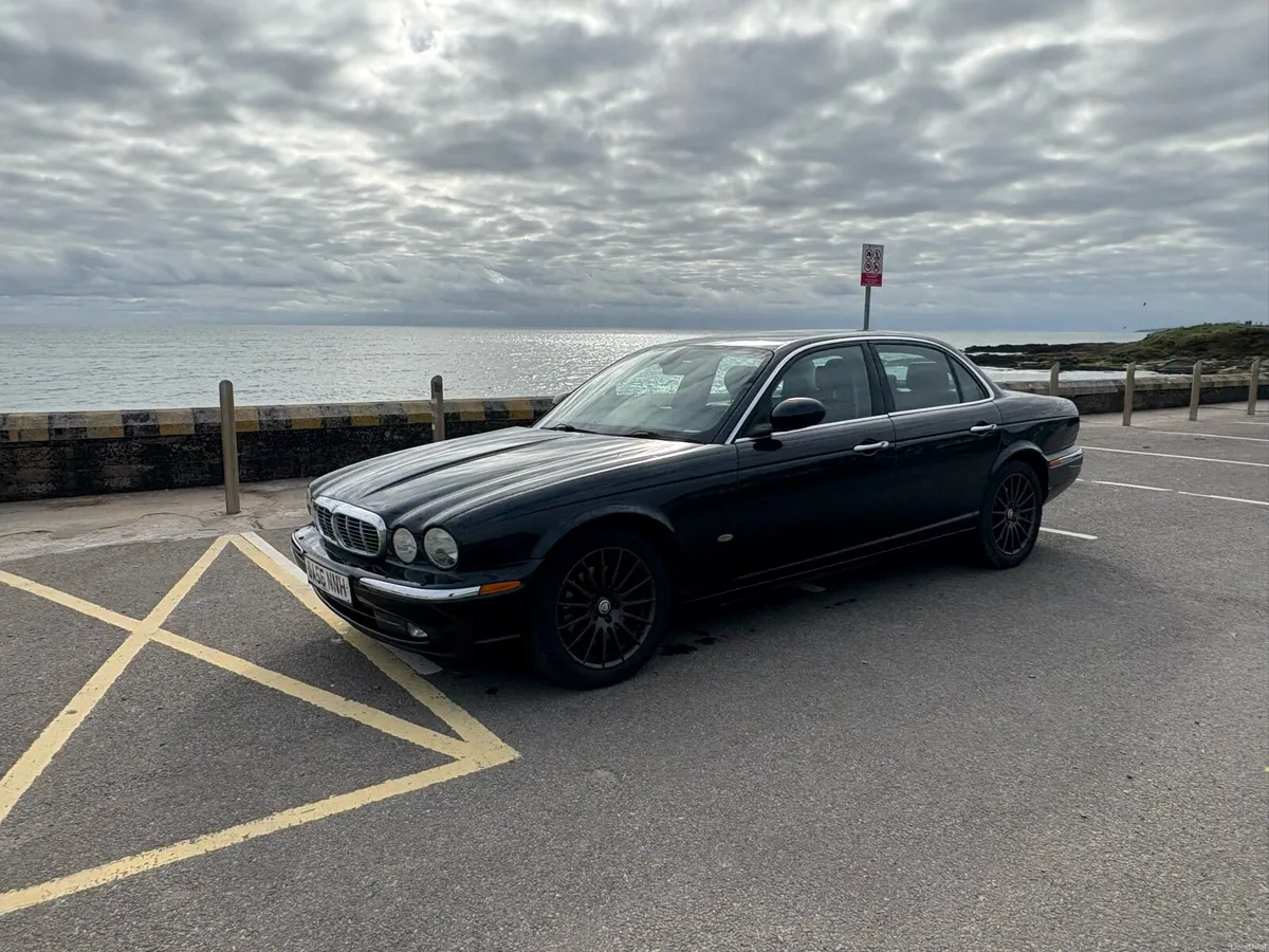 Jaguar XJ6 - Image 2