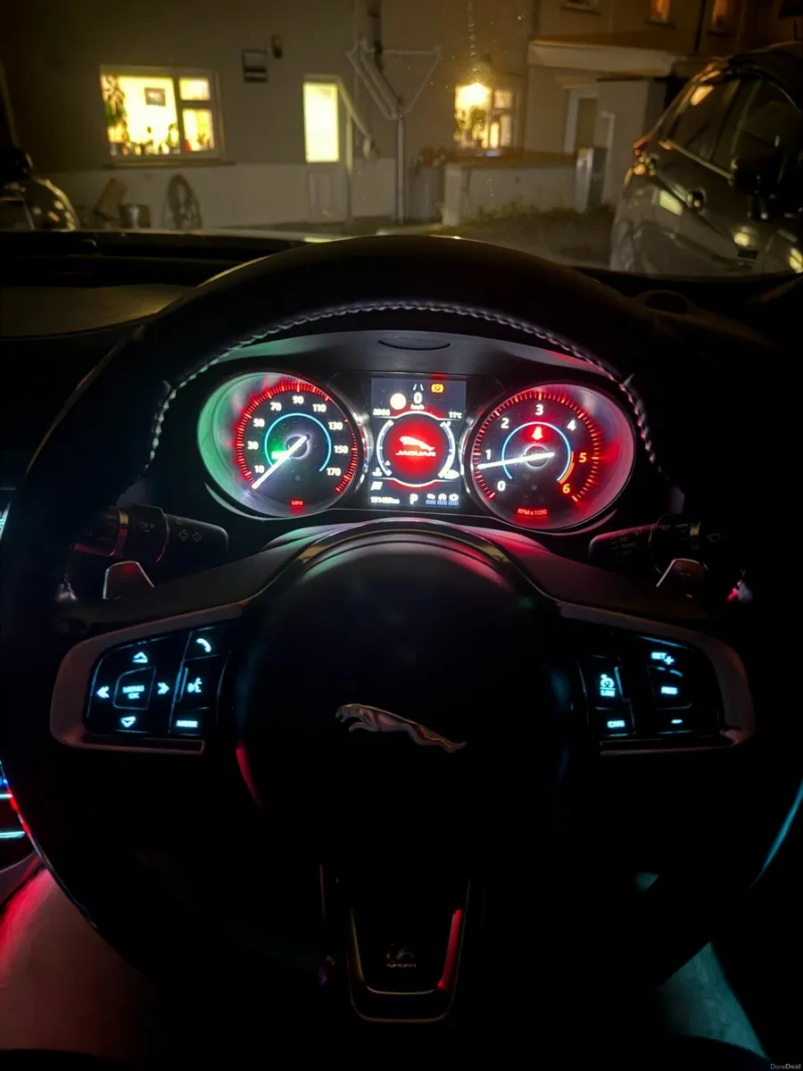 Jaguar XF 2017 - Image 4