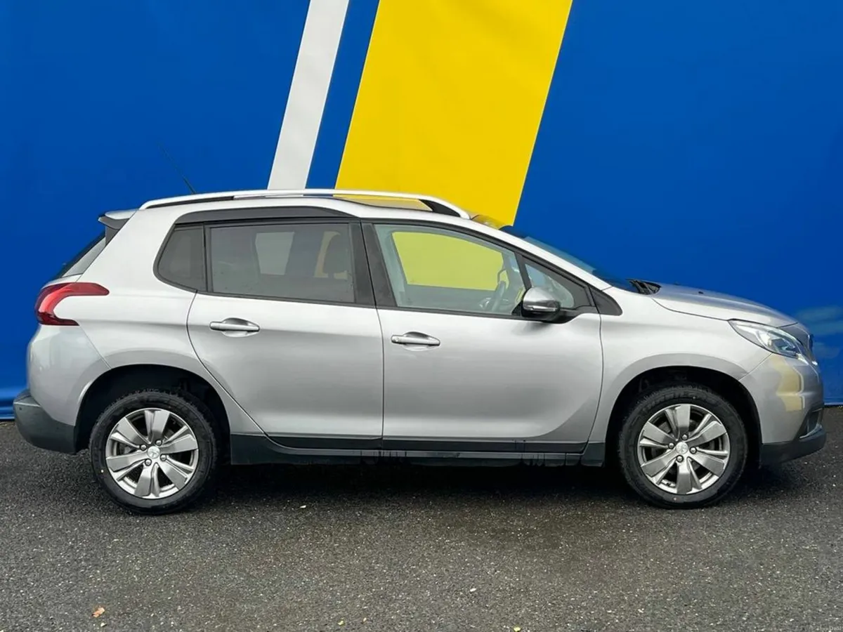 Peugeot 2008 1.2 AUTOMATIC // REVERSE CAMERA // DU - Image 2