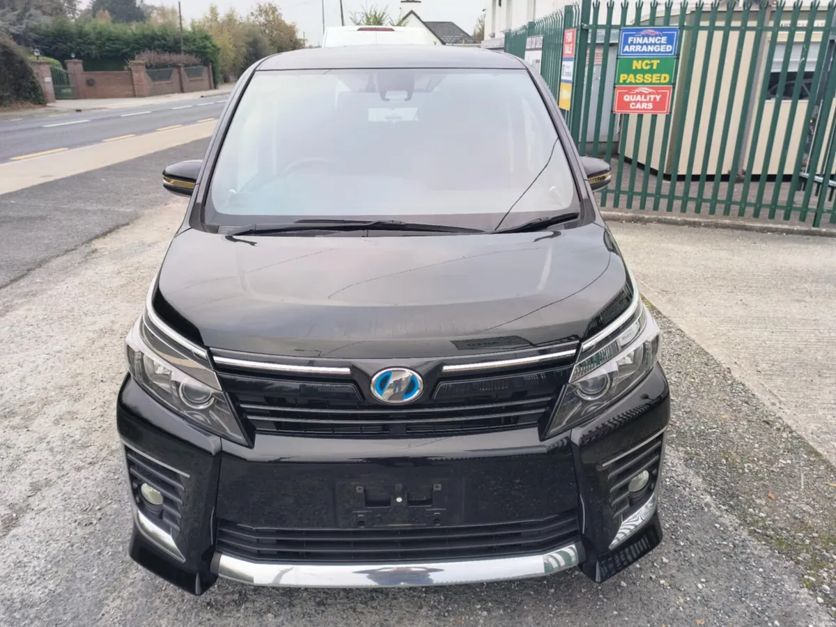 Toyota Voxy Hybrid 7 Seats Automatic 2016 !!! - Image 2