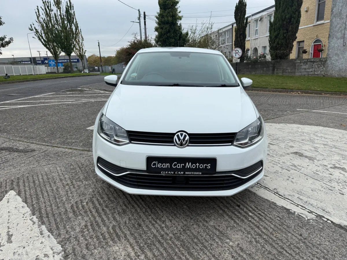 Volkswagen polo 2016 Auto 46,000 kms - Image 2