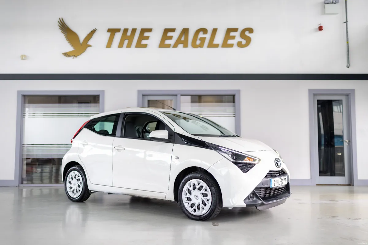 Toyota Aygo 1.0 VVT-I X-PLAY 71BHP 5DR - Image 1