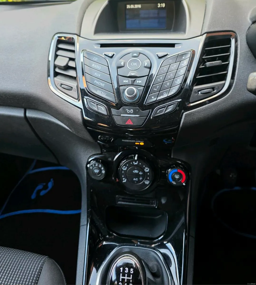 2016 Ford Fiesta Titanium Low Mileage - Image 4