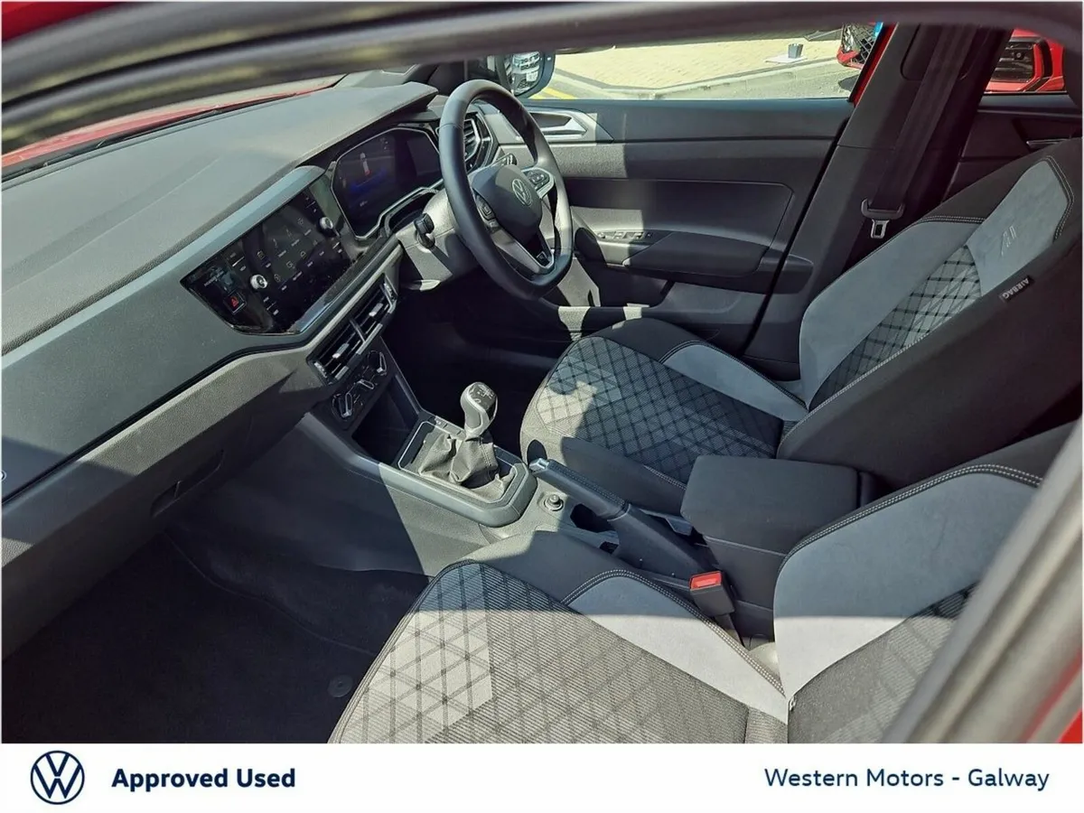 Volkswagen Taigo R-Line, Black Styling Pack, Roof - Image 4