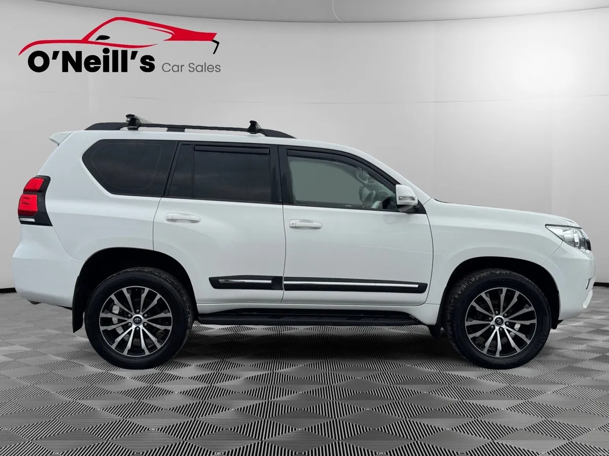 Toyota Land Cruiser 2023 *NO VAT* 5SEAT COMMERCIAL - Image 3