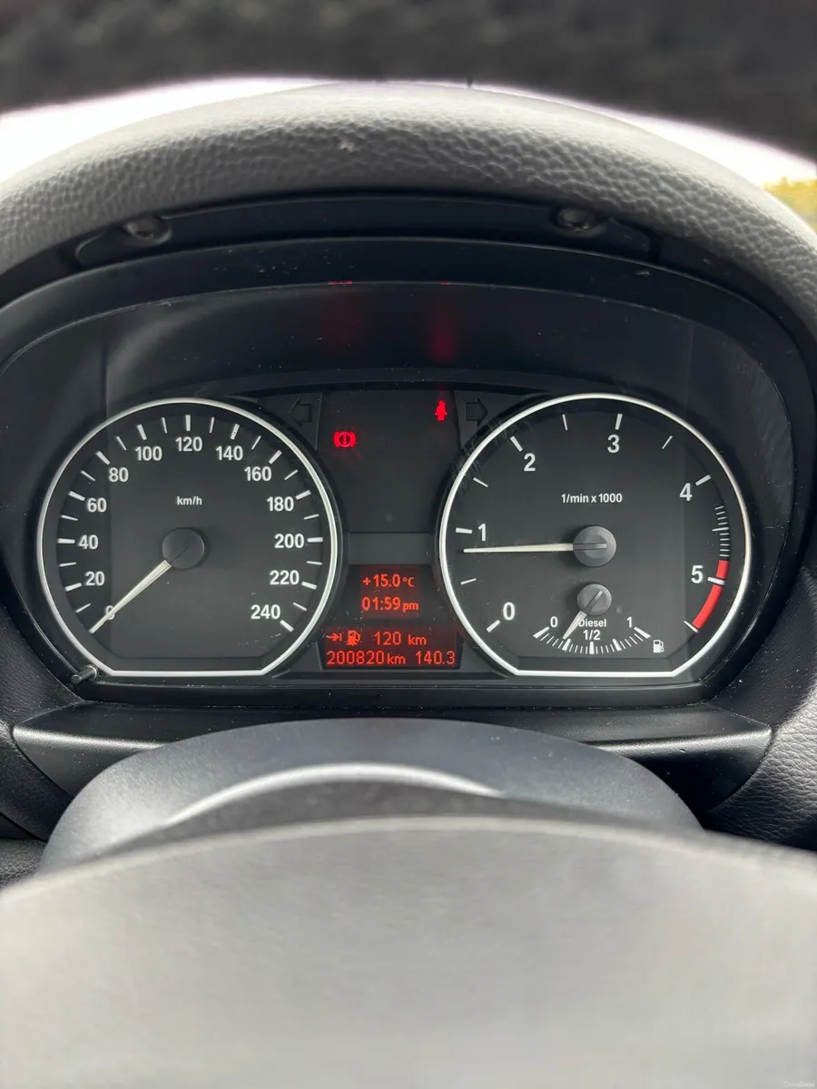 BMW 118d 2012 - Image 3
