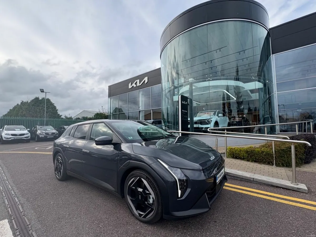 Kia EV4 2026 81.4 kWh ev4 k3 hatchback, **0% finan - Image 3