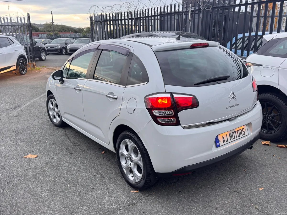 16 Citroen C3 1.2 Automatic Glass Roof - Image 5