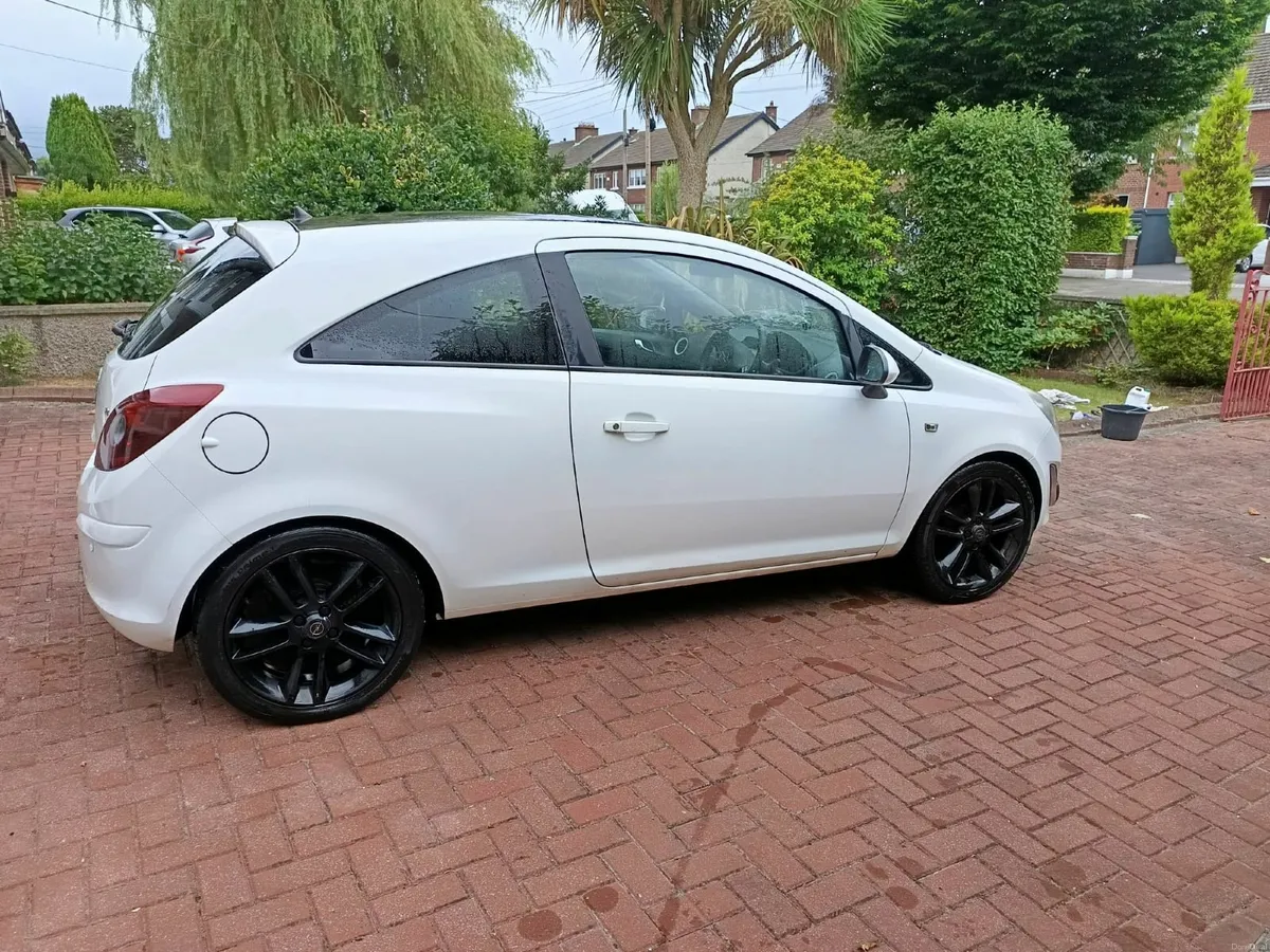 Opel Corsa 2011 - Image 3