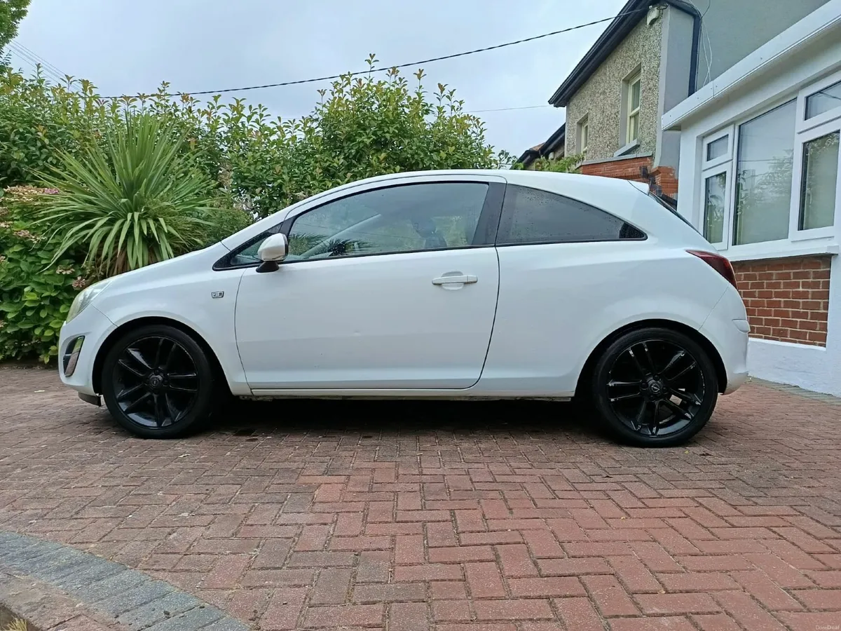 Opel Corsa 2011 - Image 4
