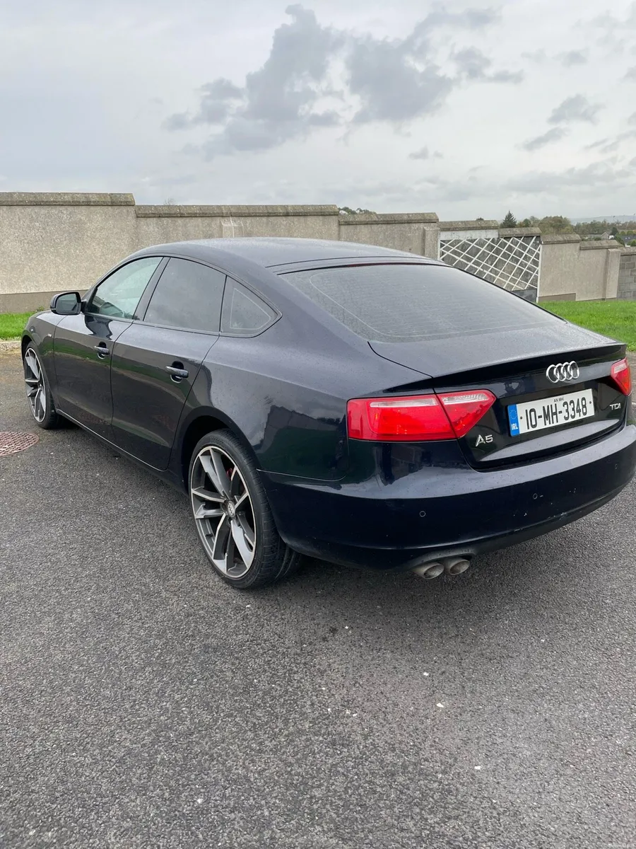 2010 AUDI A5 - Image 4