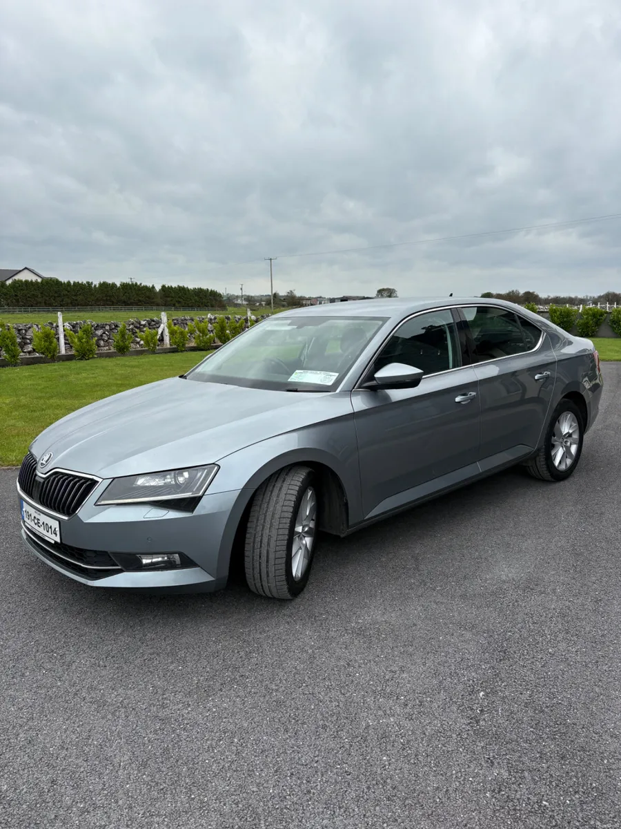 Skoda Superb 2019 - Image 2