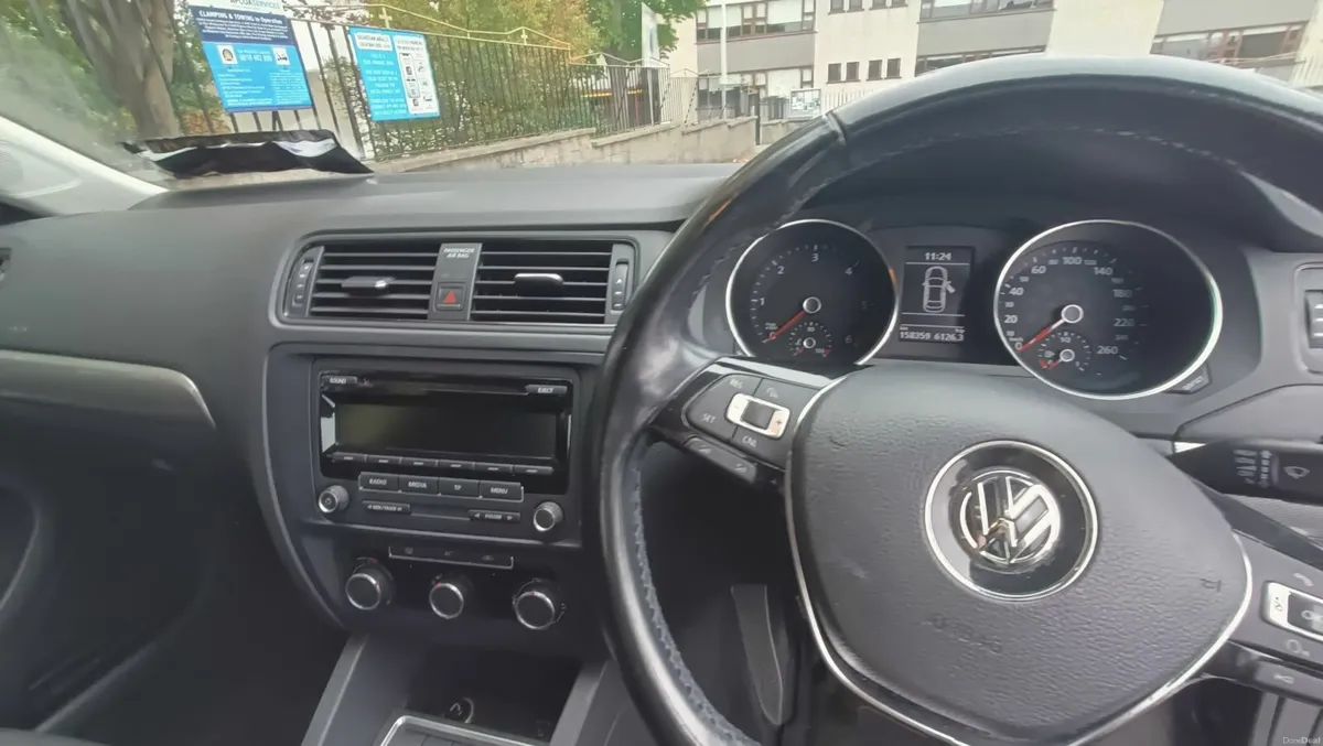 Volkswagen Jetta 2016 - Image 3