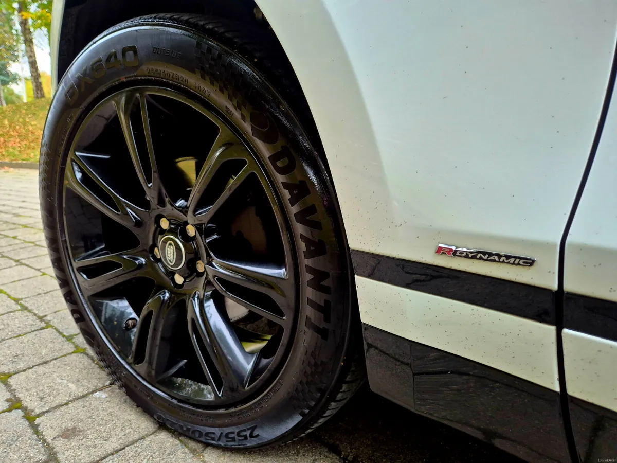 RANGE ROVER VELAR R-DYNAMIC SLIDING ROOF - Image 6