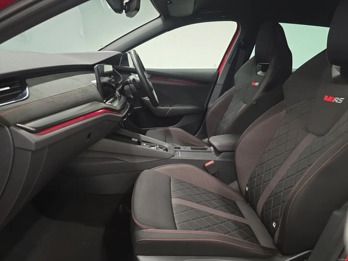 Skoda OCTAVIA Estate vRS - Image 4