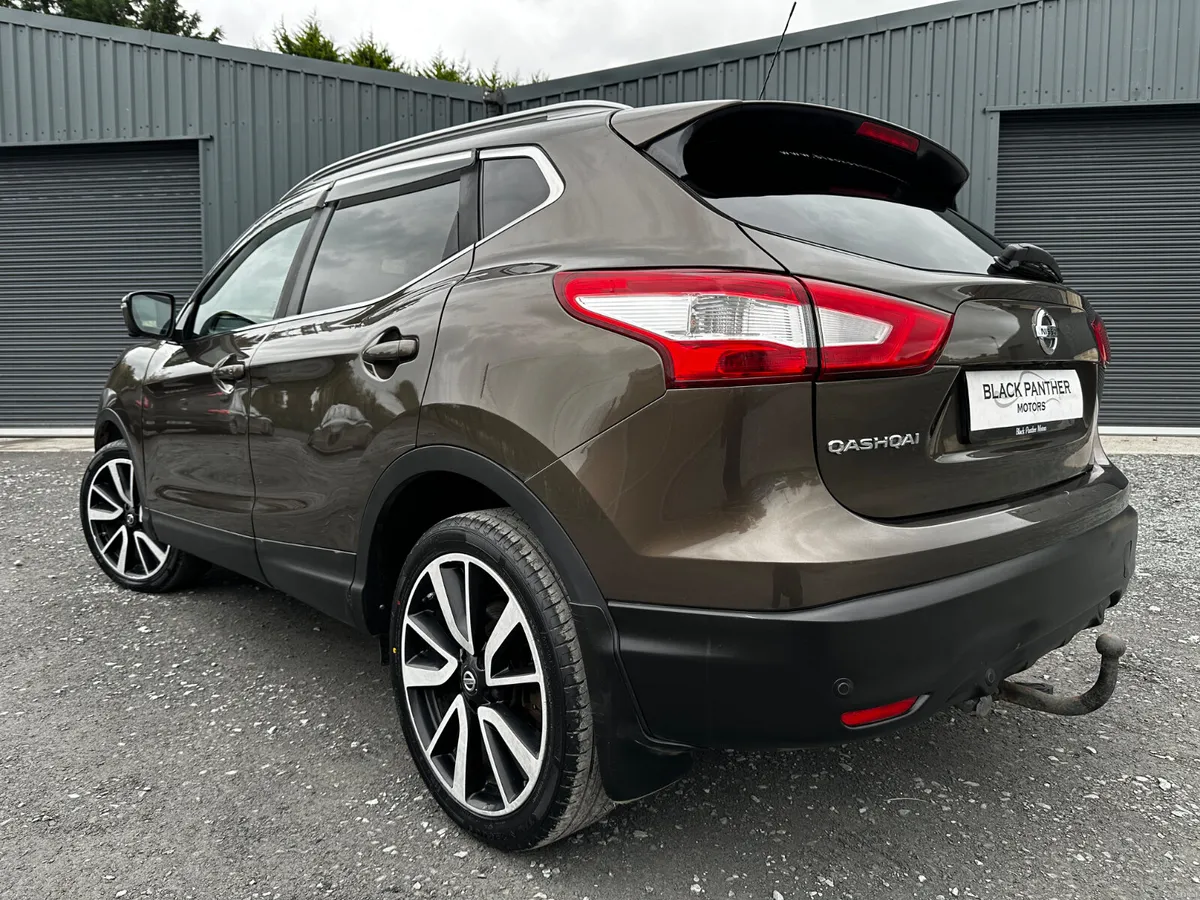 Nissan Qashqai 151’ Premium TOP SPEC AUTOMATIC - Image 3