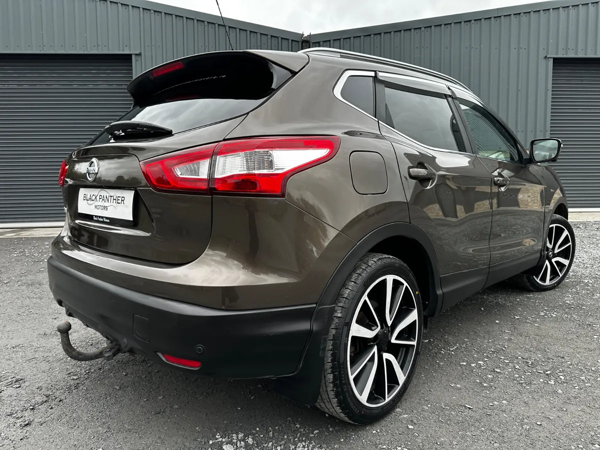 Nissan Qashqai 151’ Premium TOP SPEC AUTOMATIC - Image 4